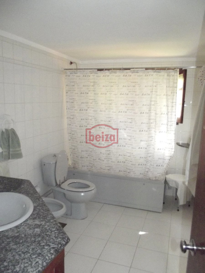 Casa ID.163566/Muy-buena-ubicación-a-metros-de-la-costa - Pinares - Casa de  4 dormitorios