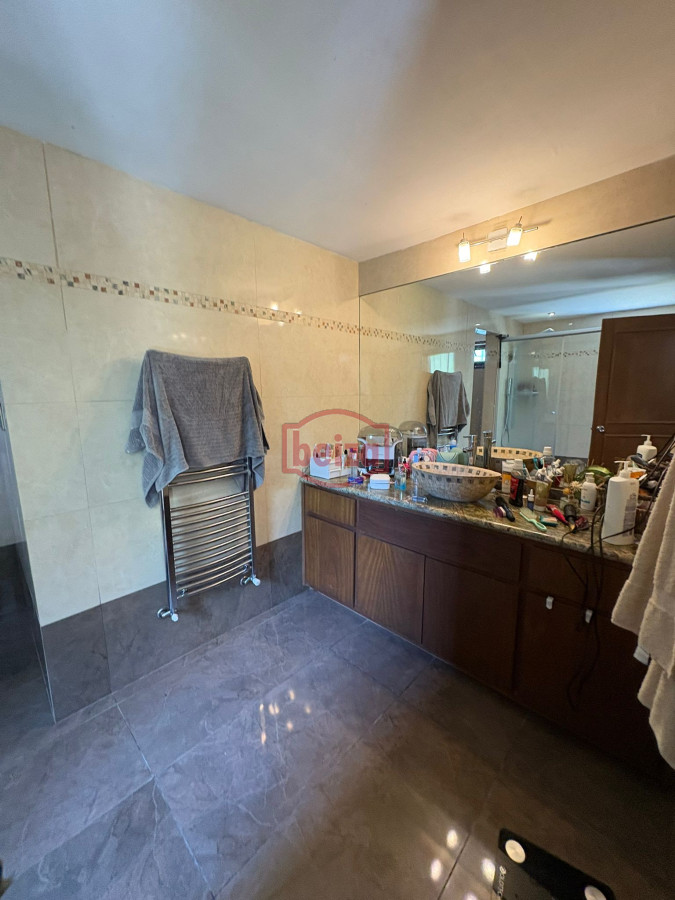 Casa ID.167001/Hermosa-casa-quinta-compuesta-de-3-construcciones,-Casa-de-Huéspedes - venta casa con amplios ambientes