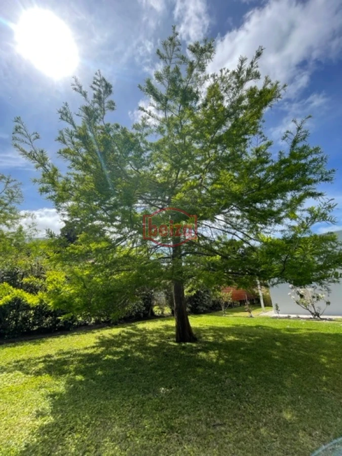 Casa ID.165932 - Venta. Playa Mansa. 3 Dormitorios. Excelente calidad constructiva.