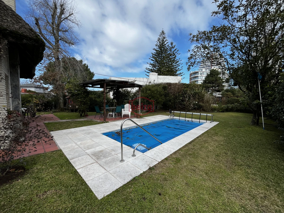 Casa ID.166894/CASA-EN-PROPIEDAD-HORIZONTAL,-EN-ZONA-DE-TIO-TOM - Venta casa 5 dormitorios Barrio Mónaco Punta del Este