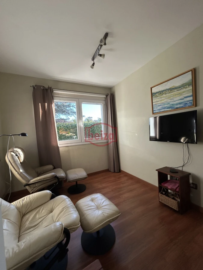 Casa ID.165932 - Venta. Playa Mansa. 3 Dormitorios. Excelente calidad constructiva.