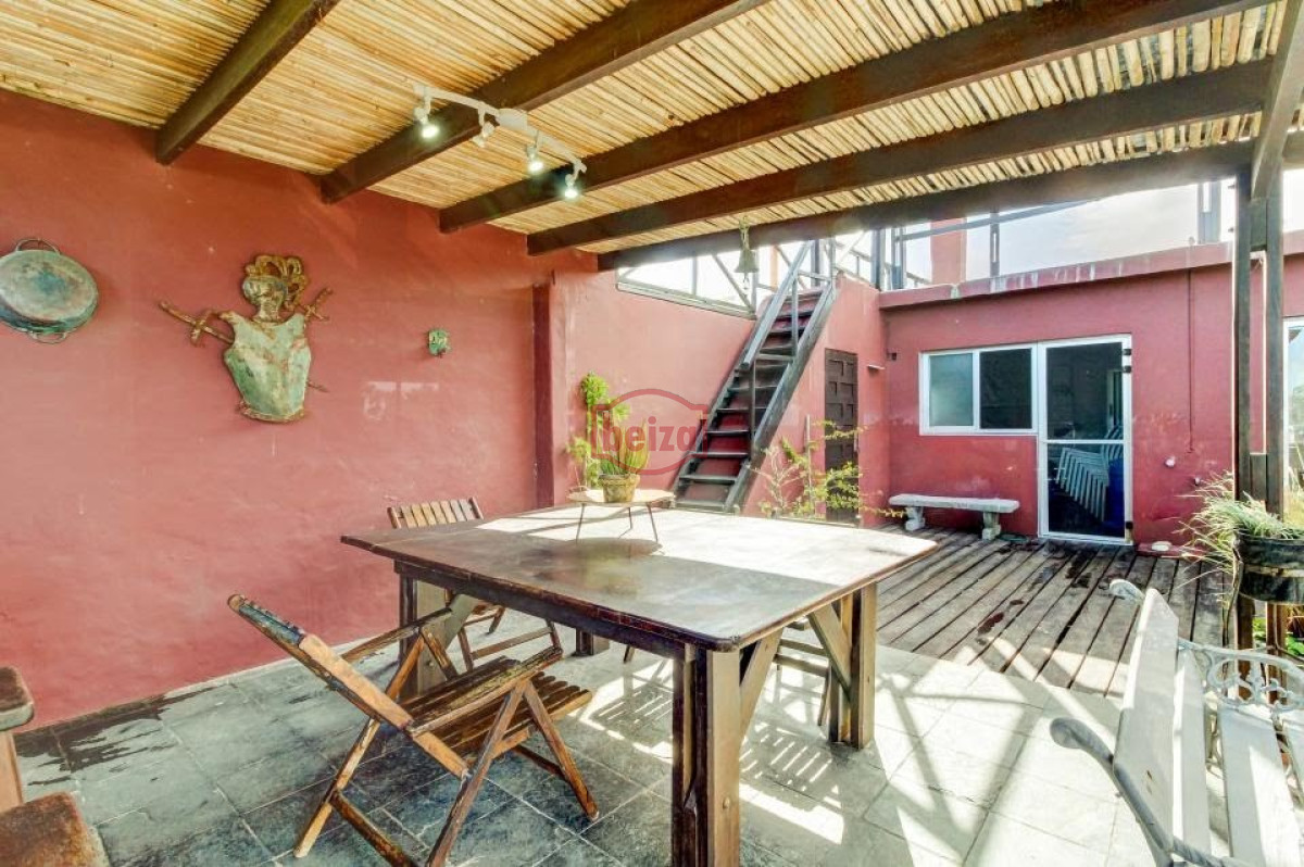 Casa ID.165180/Moderna-casa-en-barrio-privado - Casa en Punta Piedras 4 dormitorios