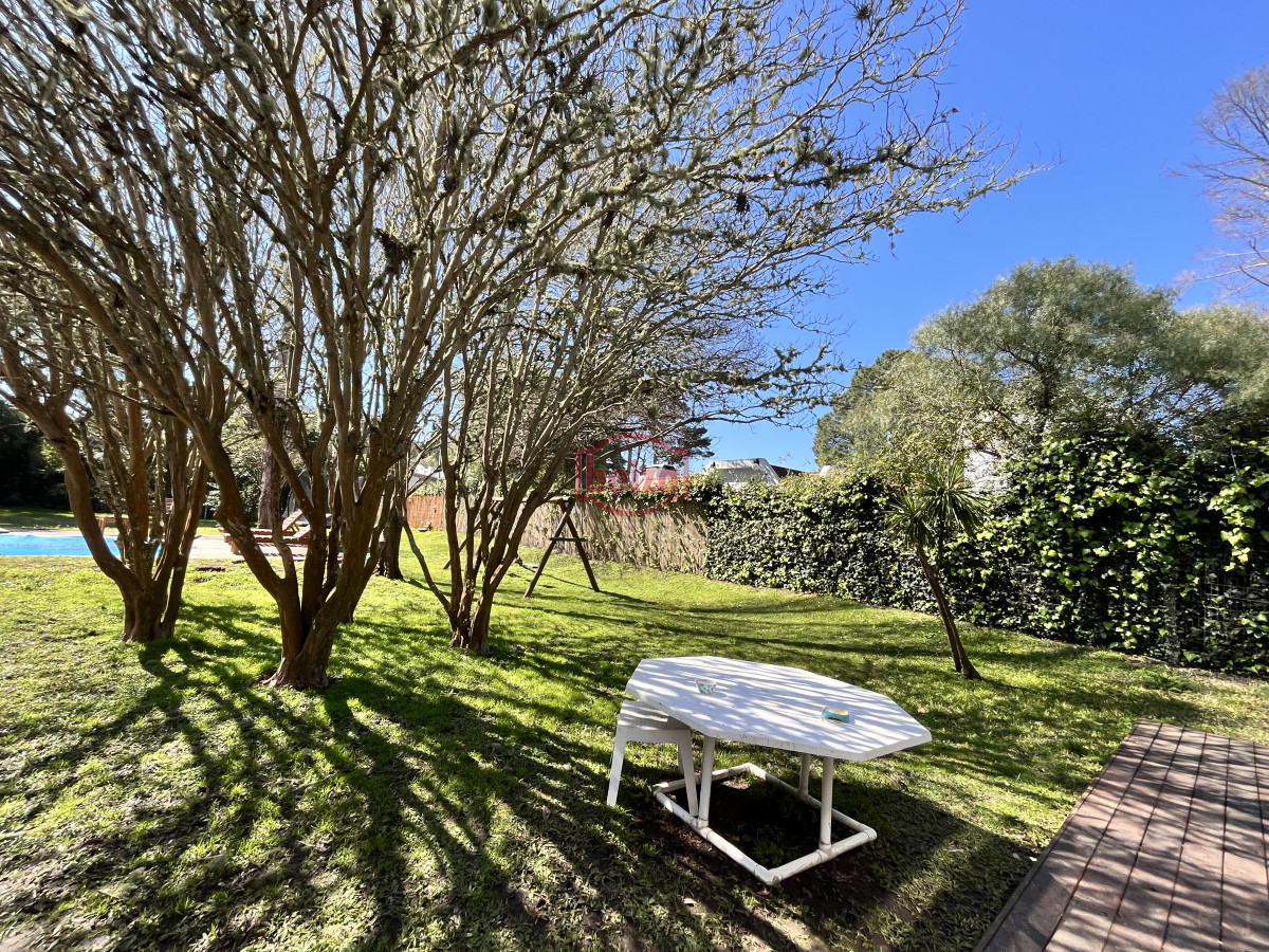 Casa ID.166852/Venta-casa-5-dormitorios-en-Playa-Mansa-Punta-del-Este - Venta casa 4 dormitorios Barrio Golf Punta del Este