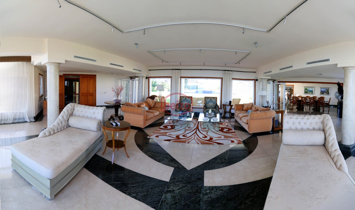 Casa ID.163770/Excelente-casa-moderna-en-Tio-tom,-pegada-al-mar - EXCLUSIVA PROPIEDAD Frente a la bahía, en lo alto y con una vista majestuosa al atardecer.