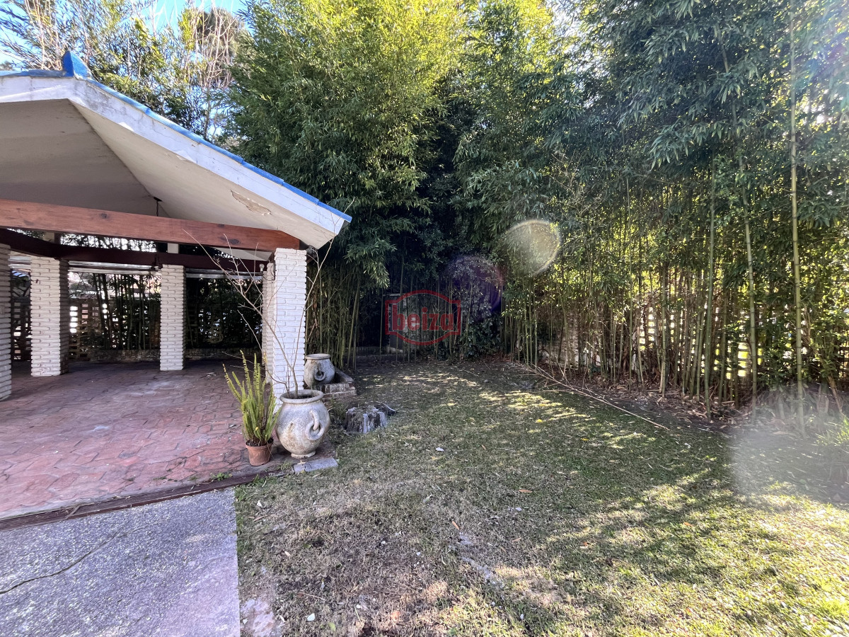 Casa ID.166840/Venta-de-Casa-4-dormitorios-en-Portezuelo,-Punta-del-Este. - Venta casa 5 dormitorios en Playa Mansa Punta del Este