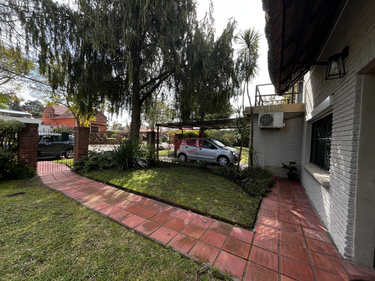 Casa ID.166894/CASA-EN-PROPIEDAD-HORIZONTAL,-EN-ZONA-DE-TIO-TOM - Venta casa 5 dormitorios Barrio Mónaco Punta del Este