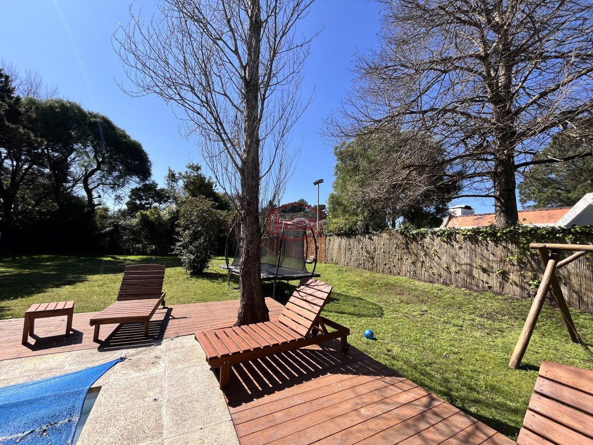 Casa ID.166852/Venta-casa-5-dormitorios-en-Playa-Mansa-Punta-del-Este - Venta casa 4 dormitorios Barrio Golf Punta del Este