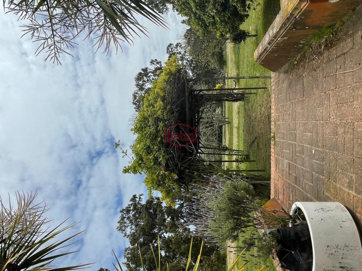 Casa ID.166021/Casa-en-Mansa,-5-dormitorios - Exclusiva CASA - CHACRA de 1.8 hectáreas. 