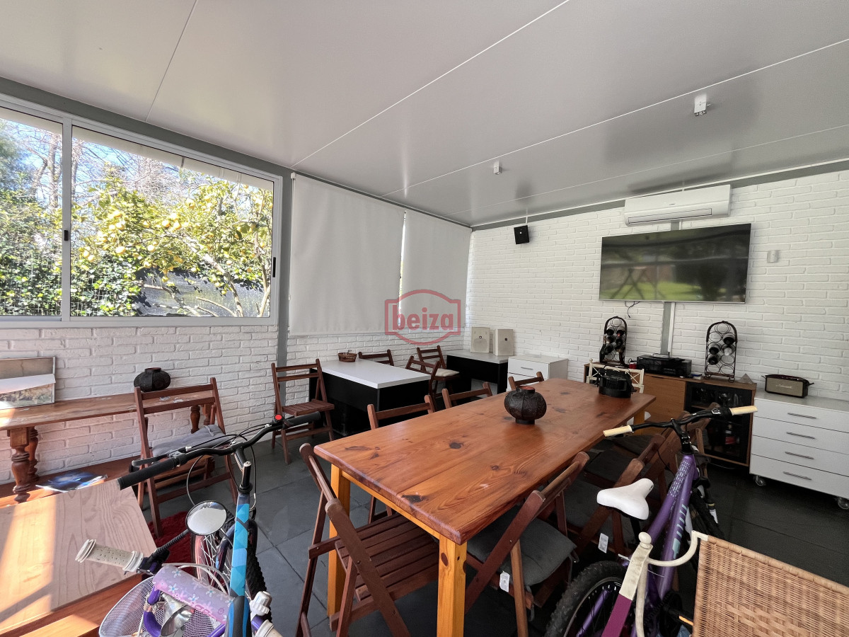 Casa ID.166852/Venta-casa-5-dormitorios-en-Playa-Mansa-Punta-del-Este - Venta casa 4 dormitorios Barrio Golf Punta del Este