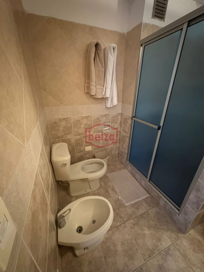 Casa ID.167008/mansa-una-cuadra-del-mar - Alquiler amplia casa 5 dormitorios