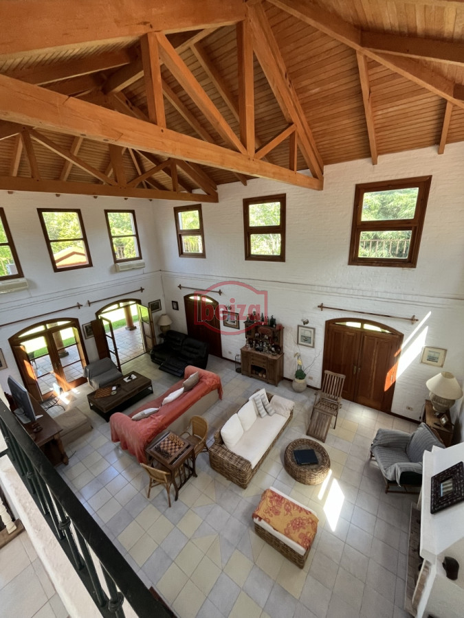 Casa ID.163245/Casa-en-Mansa,-5-dormitorios - Casa en Country, 3 dormitorios *