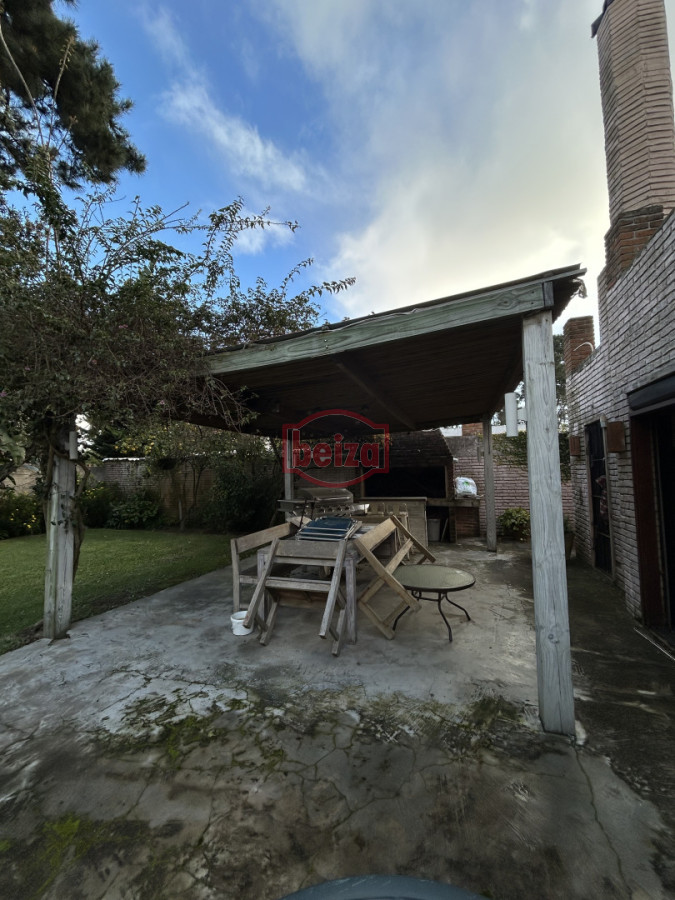Casa ID.164834/Casa-en-Venta-de-5-dormitorios-en-San-Rafael-,-Punta-del-este- - Venta en Mansa de 4 dormitorios pileta