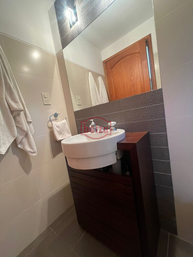 Casa ID.163182/Casa-en-venta-en-playa-Brava-a-solo-100-mts-del-mar.-4-dormitorios- -dep. - venta chalet Golf. 4 Dormitorios,  piscina.