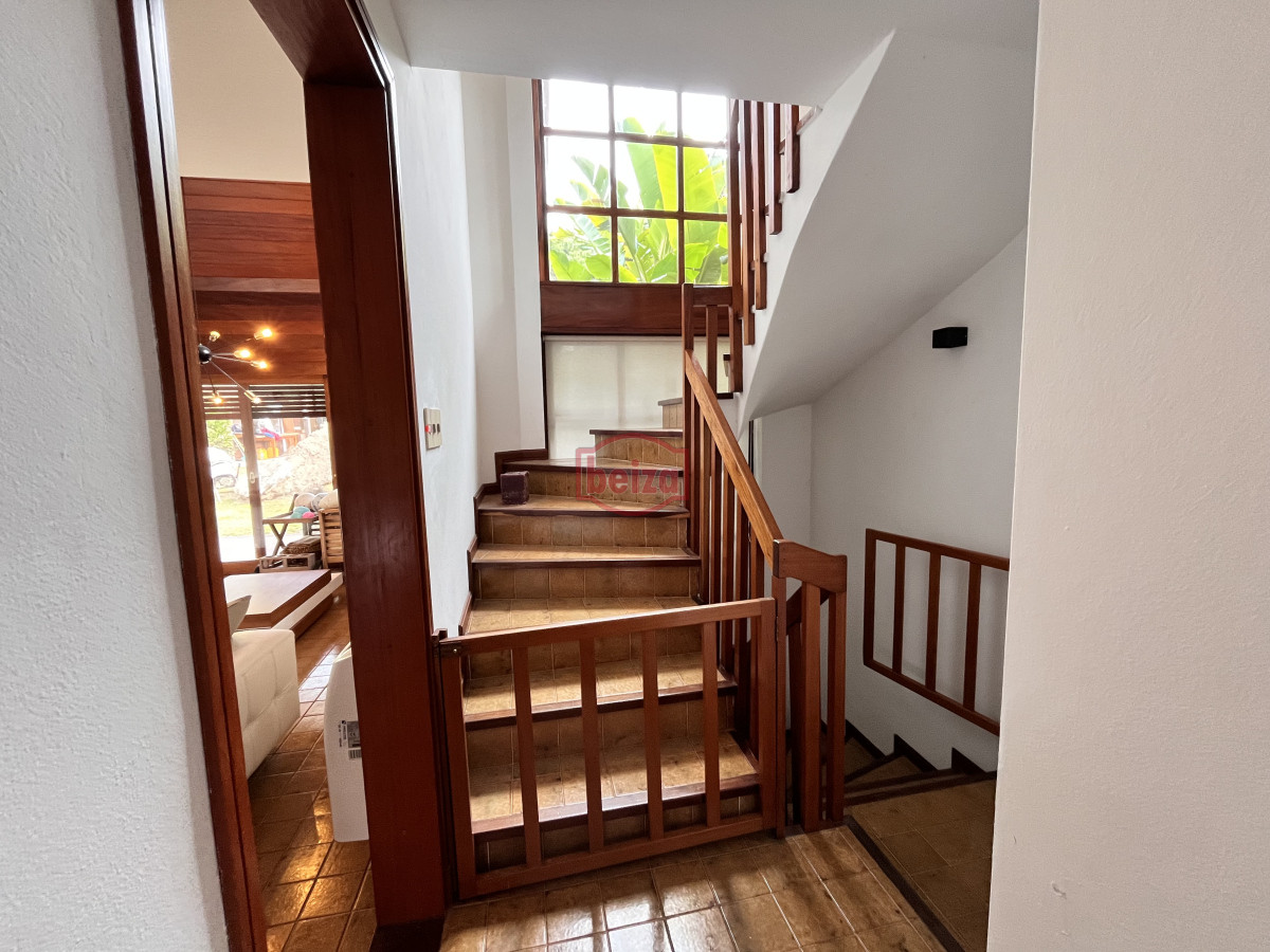 Casa ID.166879/Casa-de-3-Dormitorios-en-Manantiales - Alquiler casa 4 dormitorios a pasos del mar playa brava Punta del Este