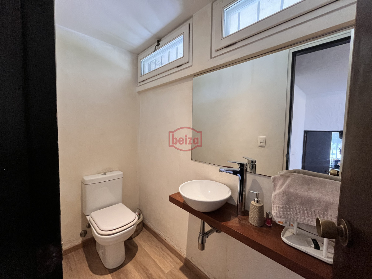 Casa ID.166852/Venta-casa-5-dormitorios-en-Playa-Mansa-Punta-del-Este - Venta casa 4 dormitorios Barrio Golf Punta del Este