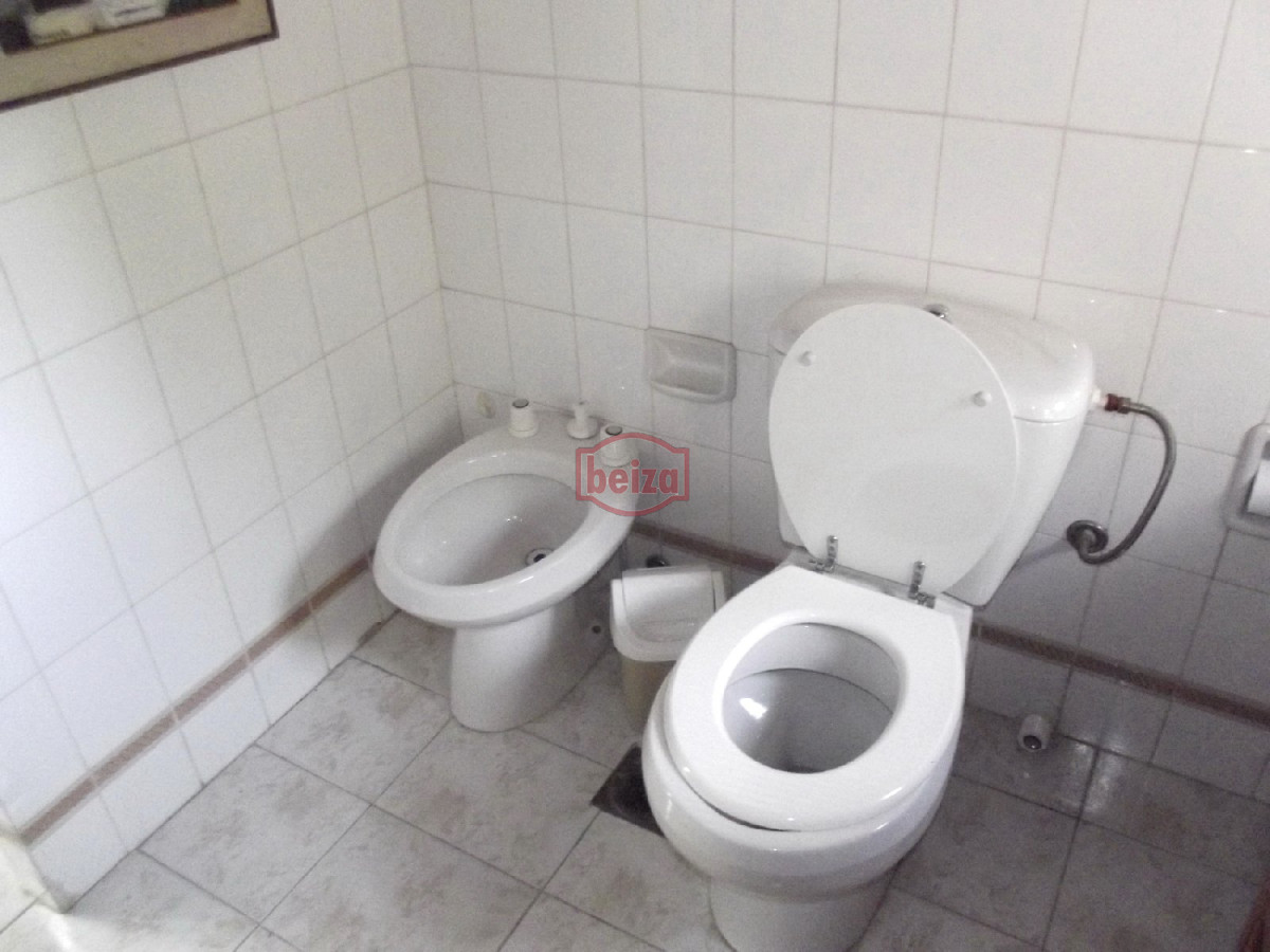 Casa ID.163566/Muy-buena-ubicación-a-metros-de-la-costa - Pinares - Casa de  4 dormitorios