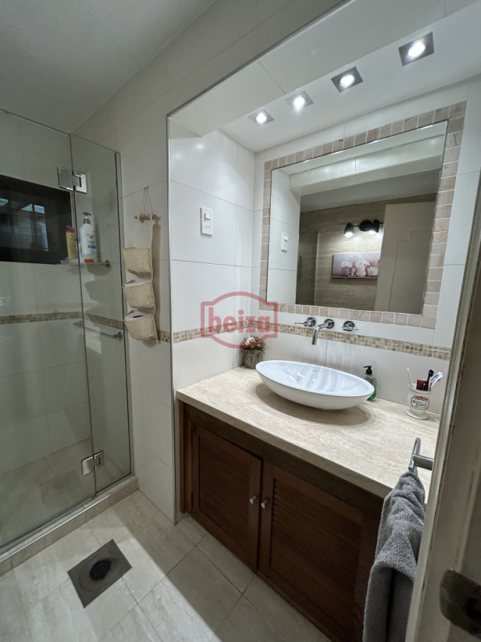 Casa ID.164834/Casa-en-Venta-de-5-dormitorios-en-San-Rafael-,-Punta-del-este- - Venta en Mansa de 4 dormitorios pileta