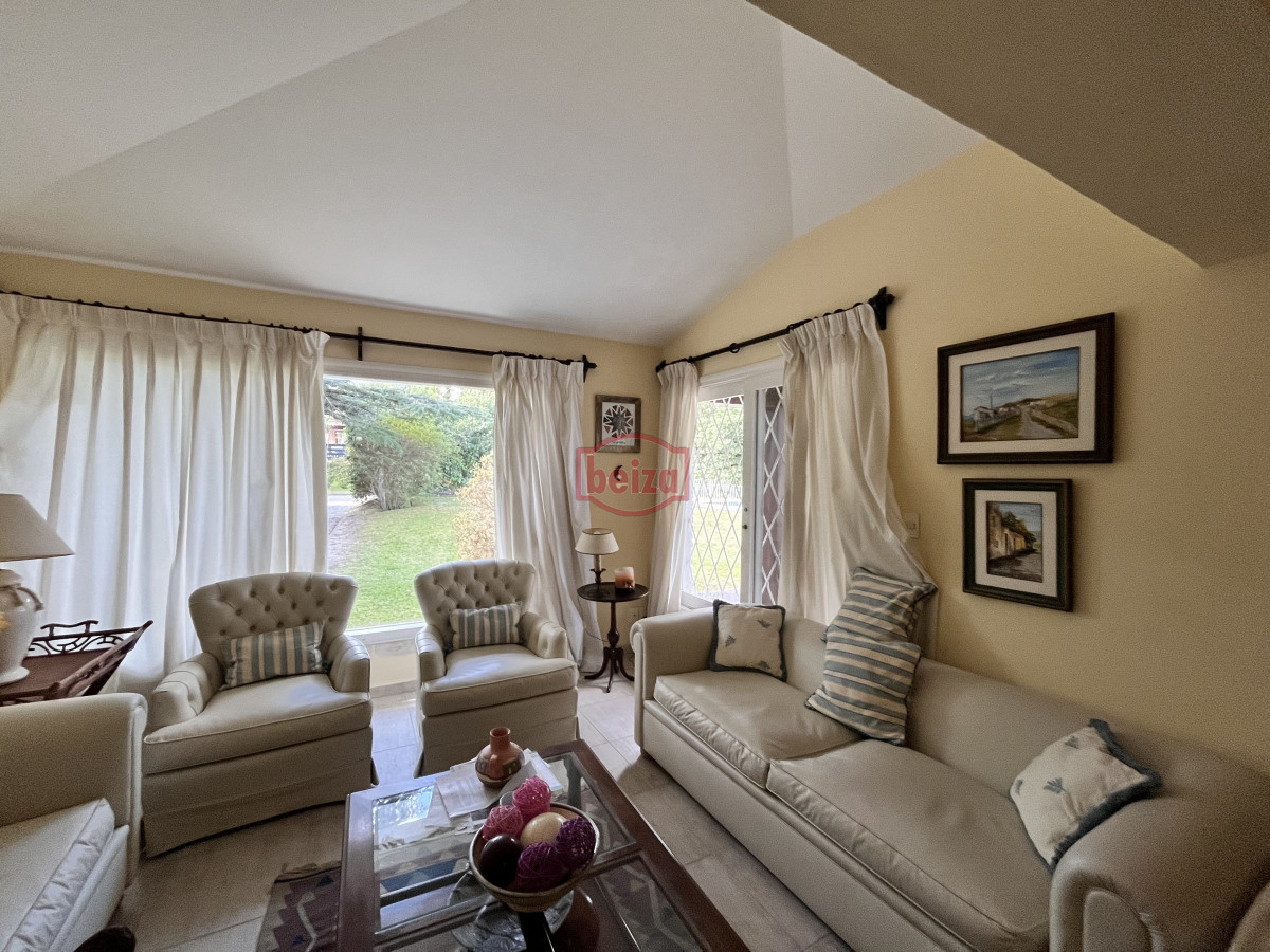 Casa ID.166840/Venta-de-Casa-4-dormitorios-en-Portezuelo,-Punta-del-Este. - Venta casa 5 dormitorios en Playa Mansa Punta del Este