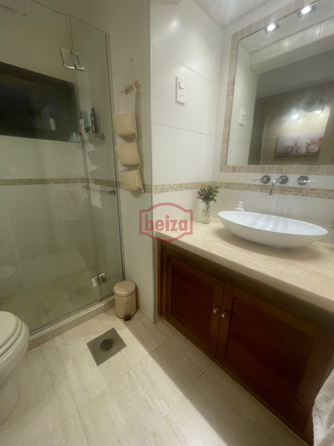 Casa ID.164834/En-venta-y-Alquiler..-imperdible-oportunidad..-a-metros-del-mar!!! - Venta en Mansa de 4 dormitorios pileta