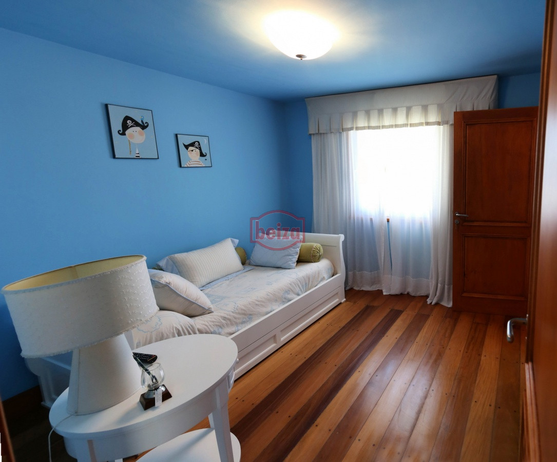 Casa ID.163770/Excelente-casa-moderna-en-Tio-tom,-pegada-al-mar - EXCLUSIVA PROPIEDAD Frente a la bahía, en lo alto y con una vista majestuosa al atardecer.