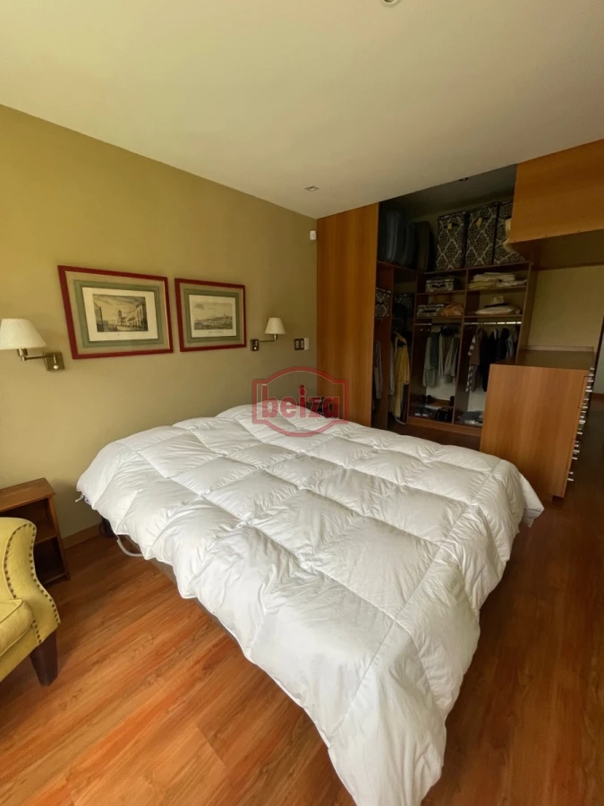 Casa ID.165932 - Venta. Playa Mansa. 3 Dormitorios. Excelente calidad constructiva.