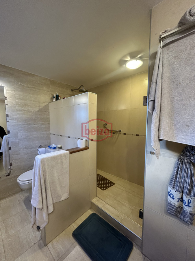 Casa ID.164834/Casa-en-Venta-de-5-dormitorios-en-San-Rafael-,-Punta-del-este- - Venta en Mansa de 4 dormitorios pileta