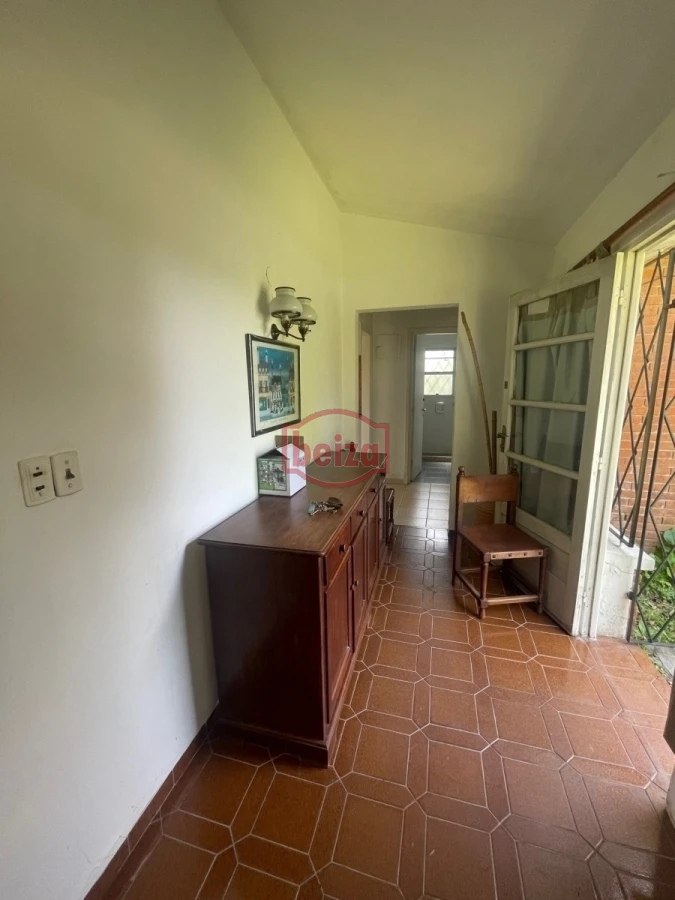 Casa ID.166171/Casa-de-3-dormitorios-en-Playa-Mansa.- - Casa en venta para clinica