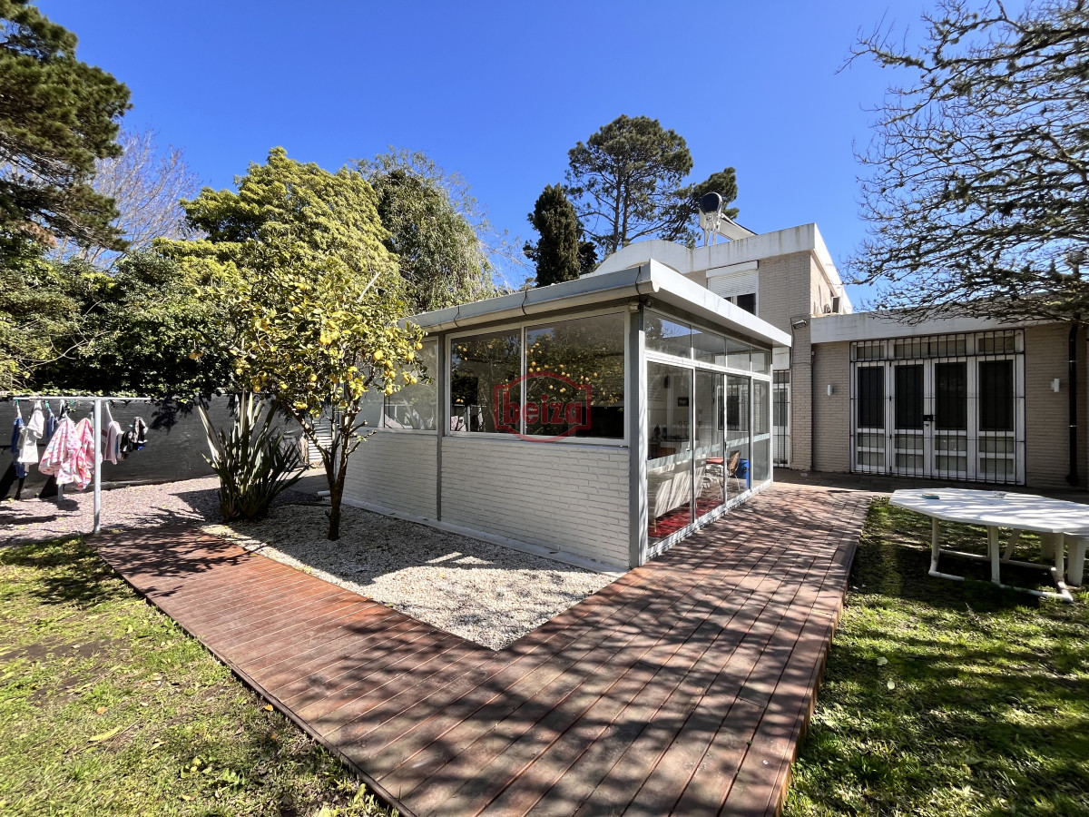 Casa ID.166852/Venta-casa-5-dormitorios-en-Playa-Mansa-Punta-del-Este - Venta casa 4 dormitorios Barrio Golf Punta del Este