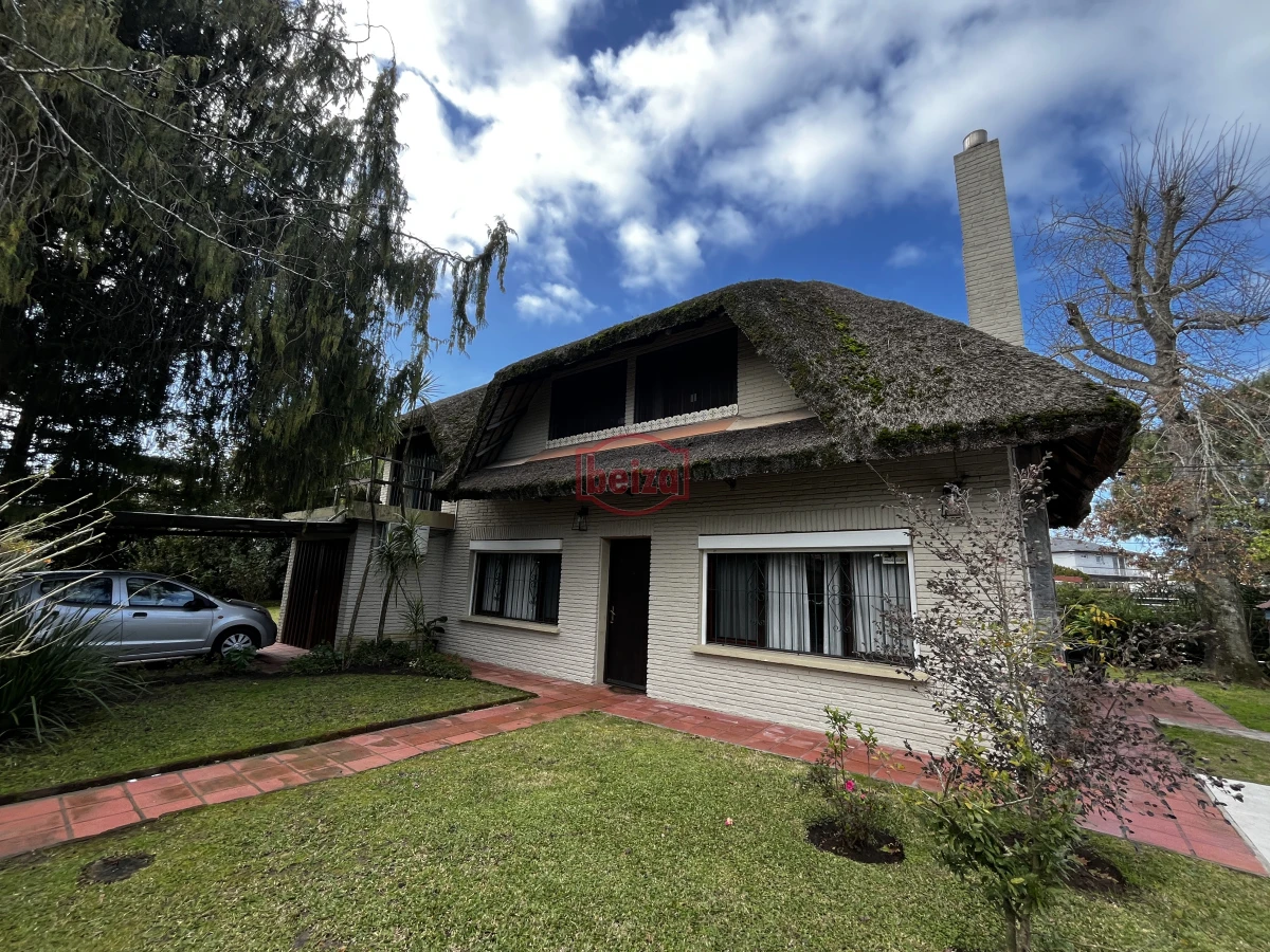 Casa ID.166894/CASA-EN-PROPIEDAD-HORIZONTAL,-EN-ZONA-DE-TIO-TOM - Venta casa 5 dormitorios Barrio Mónaco Punta del Este