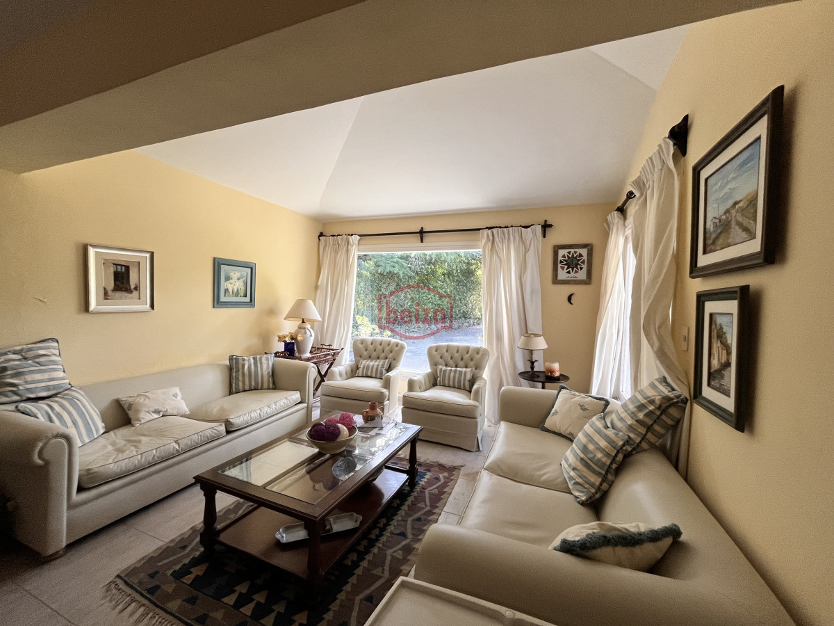 Casa ID.166840/Venta-de-Casa-4-dormitorios-en-Portezuelo,-Punta-del-Este. - Venta casa 5 dormitorios en Playa Mansa Punta del Este