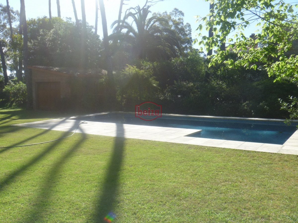 Casa ID.163123/Casa-en-Mansa,-3-dormitorios- - Casa en Mansa, 5 dormitorios *