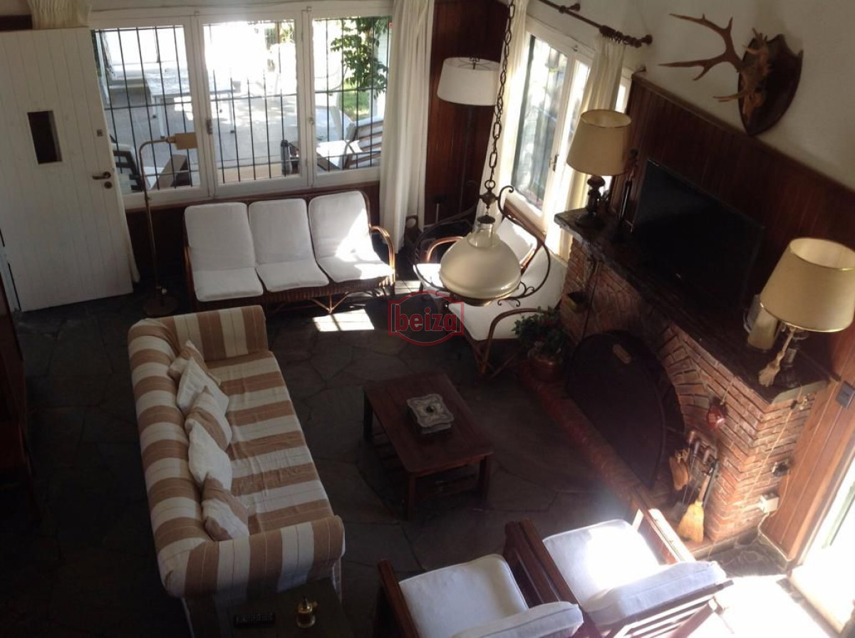 Casa ID.165878/Casa-de-3-dormitorios-en-Punta-del-Este-Excelente-ubicación - VENTRA casa en paradas mansa