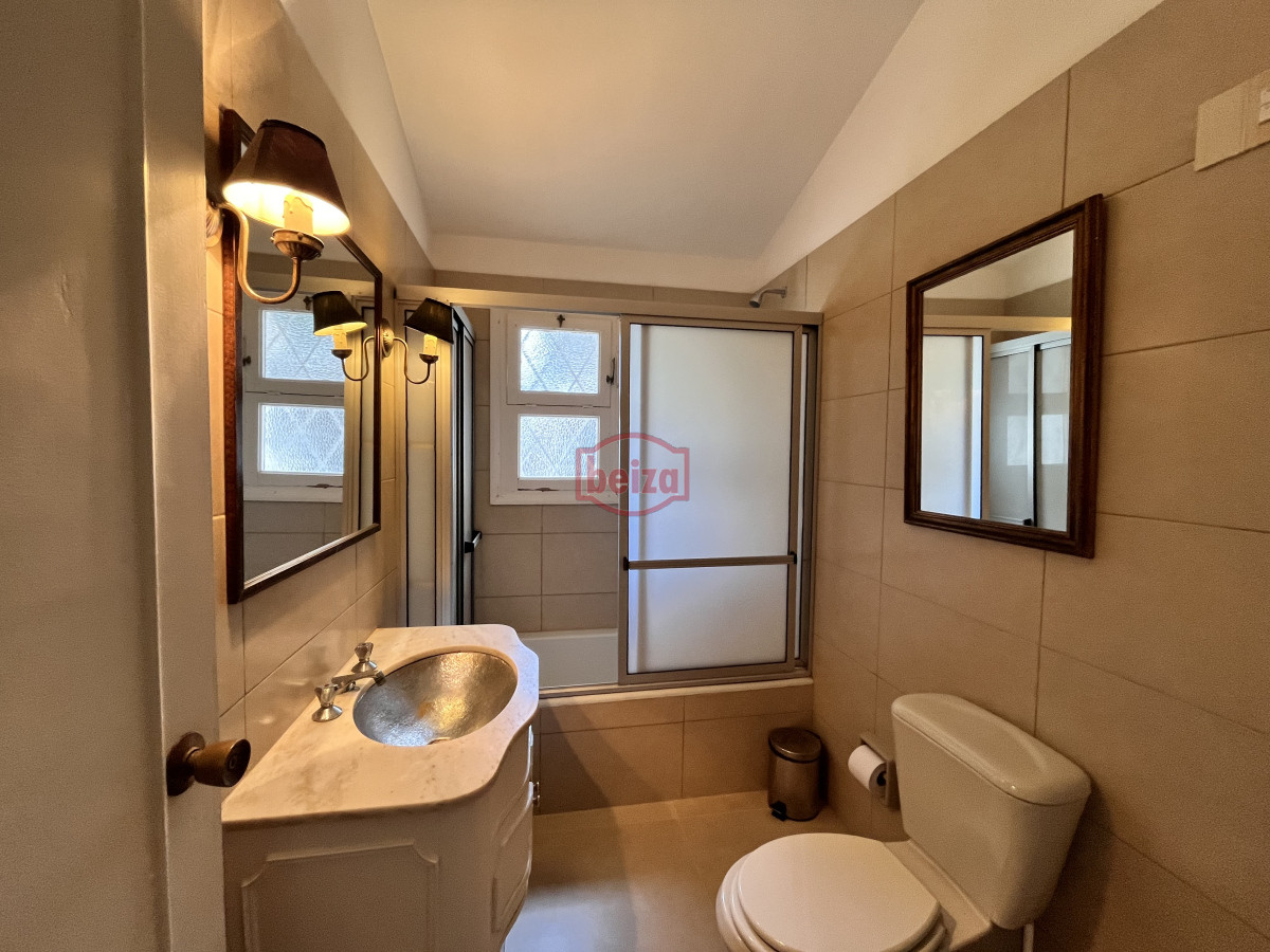 Casa ID.166840/Venta-de-Casa-4-dormitorios-en-Portezuelo,-Punta-del-Este. - Venta casa 5 dormitorios en Playa Mansa Punta del Este