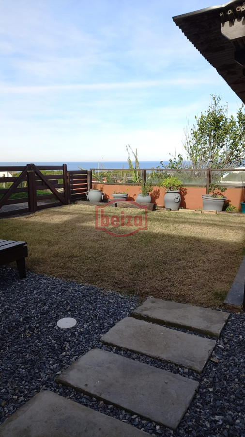 Casa ID.165180/Moderna-casa-en-barrio-privado - Casa en Punta Piedras 4 dormitorios