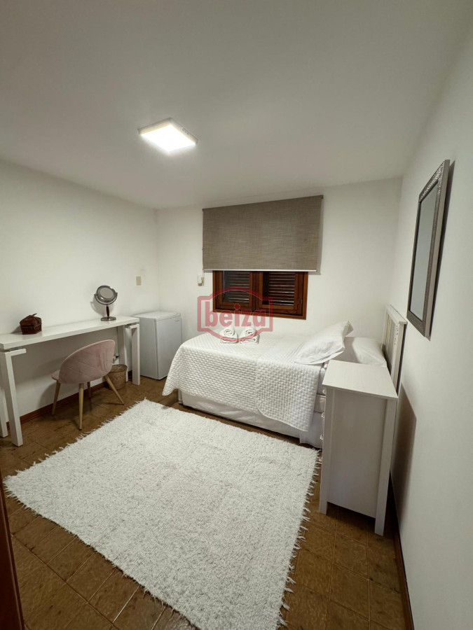 Casa ID.166879/Casa-de-3-Dormitorios-en-Manantiales - Alquiler casa 4 dormitorios a pasos del mar playa brava Punta del Este