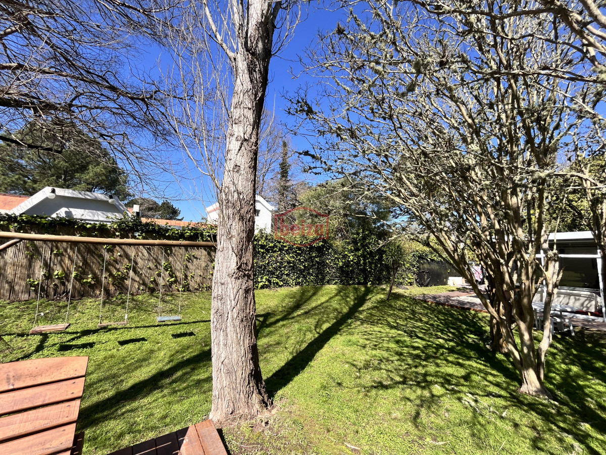 Casa ID.166852/Venta-casa-5-dormitorios-en-Playa-Mansa-Punta-del-Este - Venta casa 4 dormitorios Barrio Golf Punta del Este