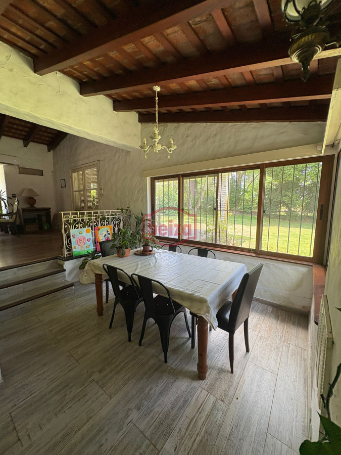 Casa ID.167001/Hermosa-casa-quinta-compuesta-de-3-construcciones,-Casa-de-Huéspedes - venta casa con amplios ambientes