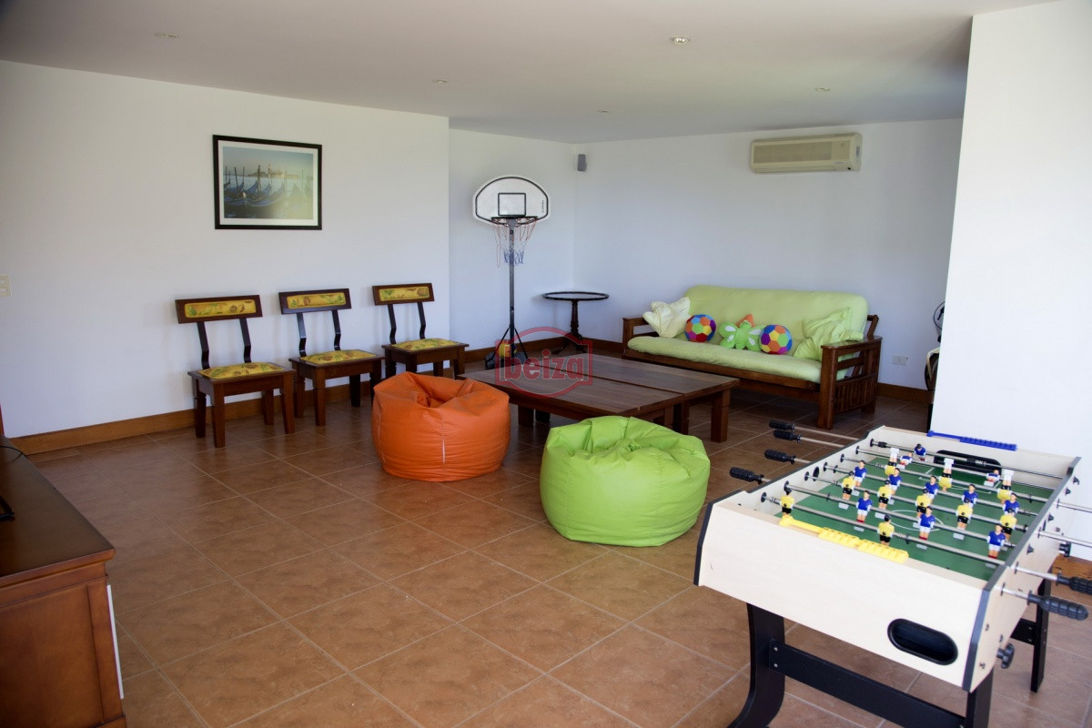Casa ID.163770/Excelente-casa-moderna-en-Tio-tom,-pegada-al-mar - EXCLUSIVA PROPIEDAD Frente a la bahía, en lo alto y con una vista majestuosa al atardecer.