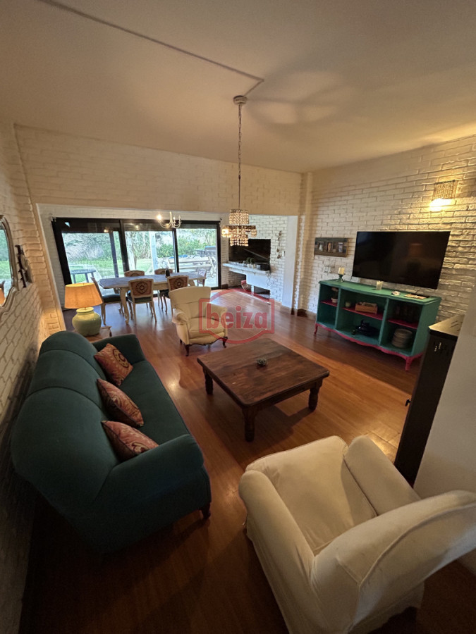 Casa ID.164834/Casa-en-Venta-de-5-dormitorios-en-San-Rafael-,-Punta-del-este- - Venta en Mansa de 4 dormitorios pileta