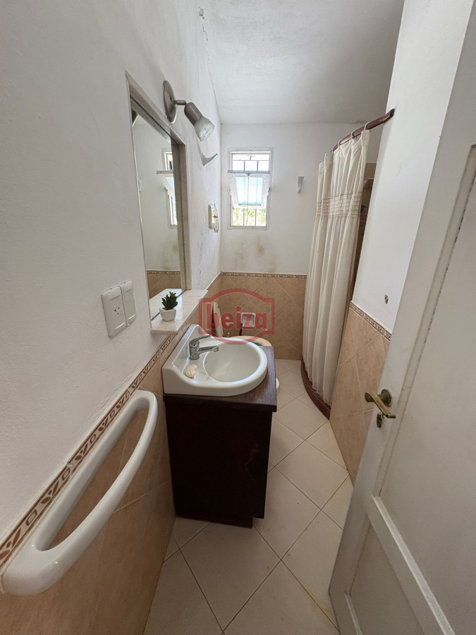 Casa ID.167001/Hermosa-casa-quinta-compuesta-de-3-construcciones,-Casa-de-Huéspedes - venta casa con amplios ambientes