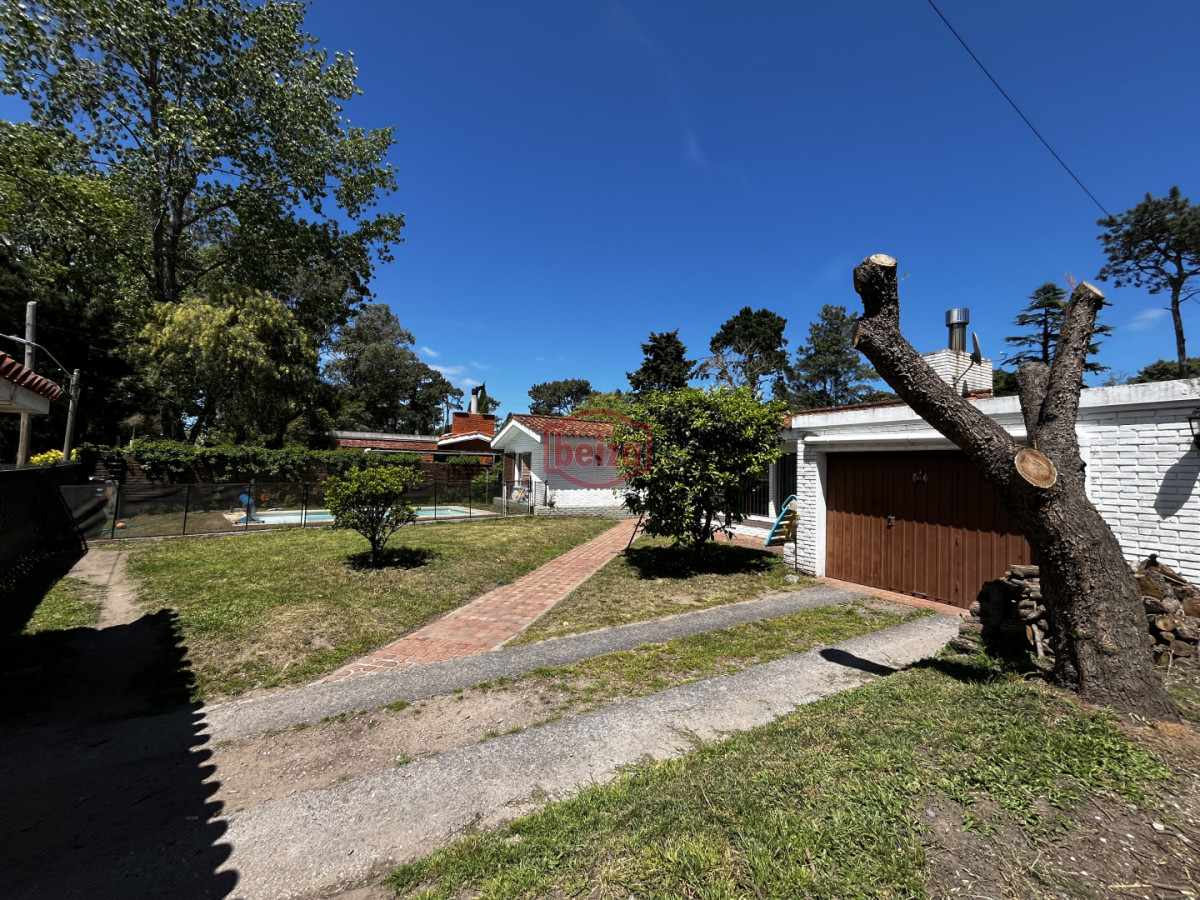 Casa ID.166974/Alquiler-casa-en-Playa-Brava-PDE - Alquiler casa con piscina 3 dormitorios mas play room Cantegril Punta del Este