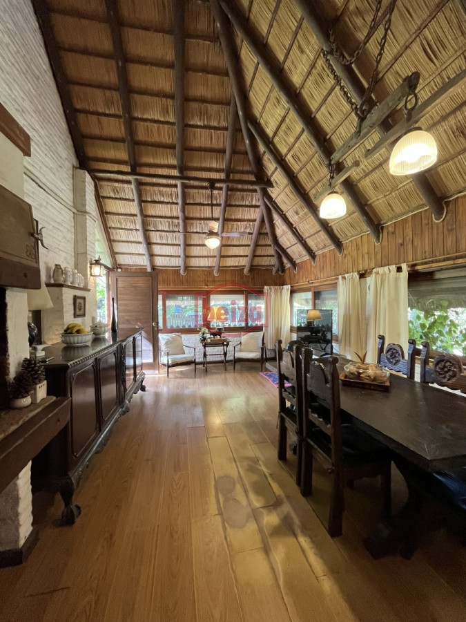 Casa ID.165902/Casa-en-venta-para-clinica - Casa en venta- Pinares