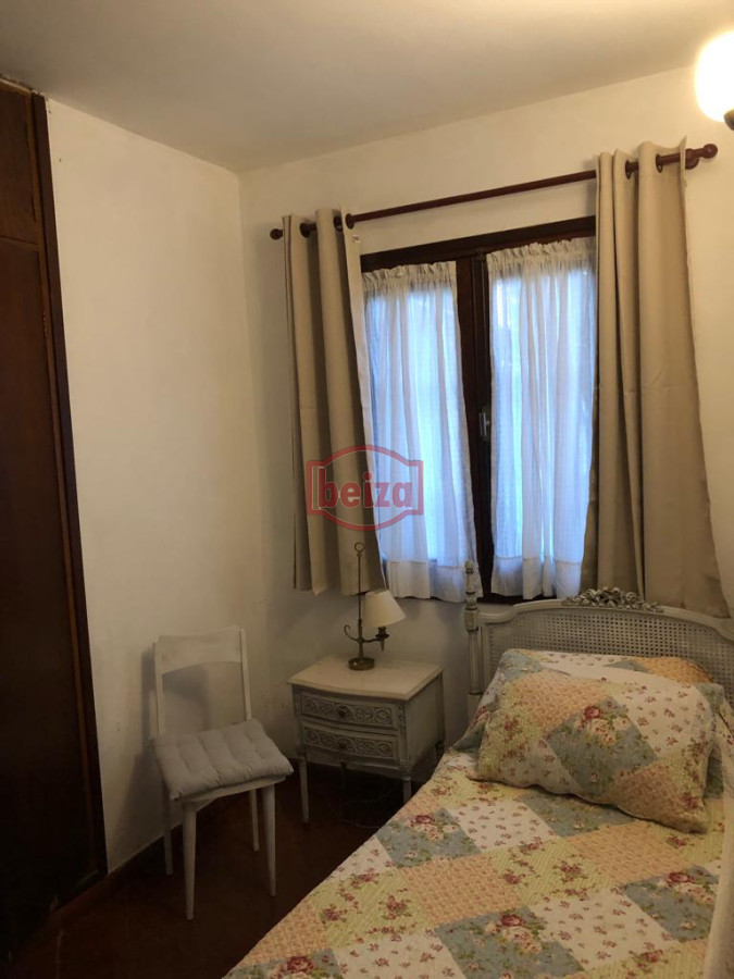 Casa ID.164788/Casa-en-Pinares,-2-dormitorios- - mansa una cuadra del mar