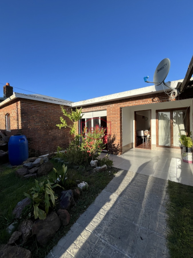 Casa ID.166114/Venta-Casa-de-2-dormitorios-en-Maldonado-a-estrenar - Venta - dos casas en una 