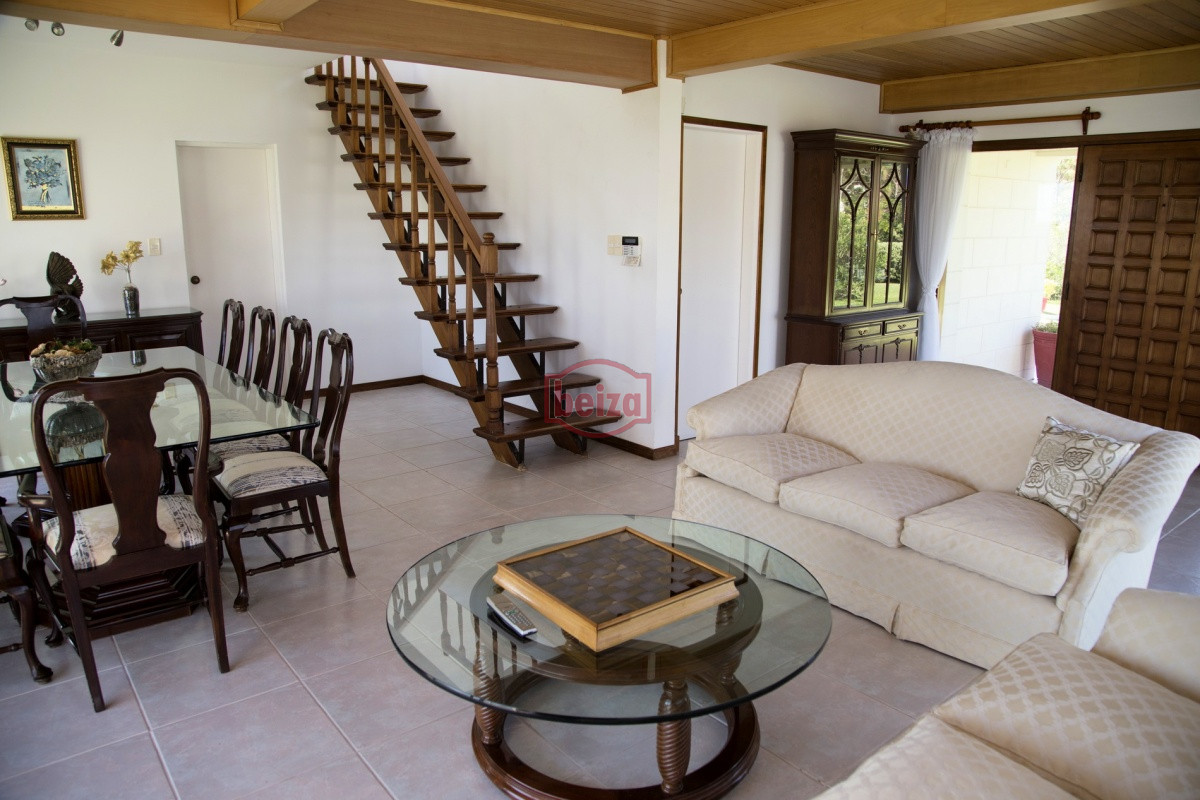 Casa ID.163770/Excelente-casa-moderna-en-Tio-tom,-pegada-al-mar - EXCLUSIVA PROPIEDAD Frente a la bahía, en lo alto y con una vista majestuosa al atardecer.