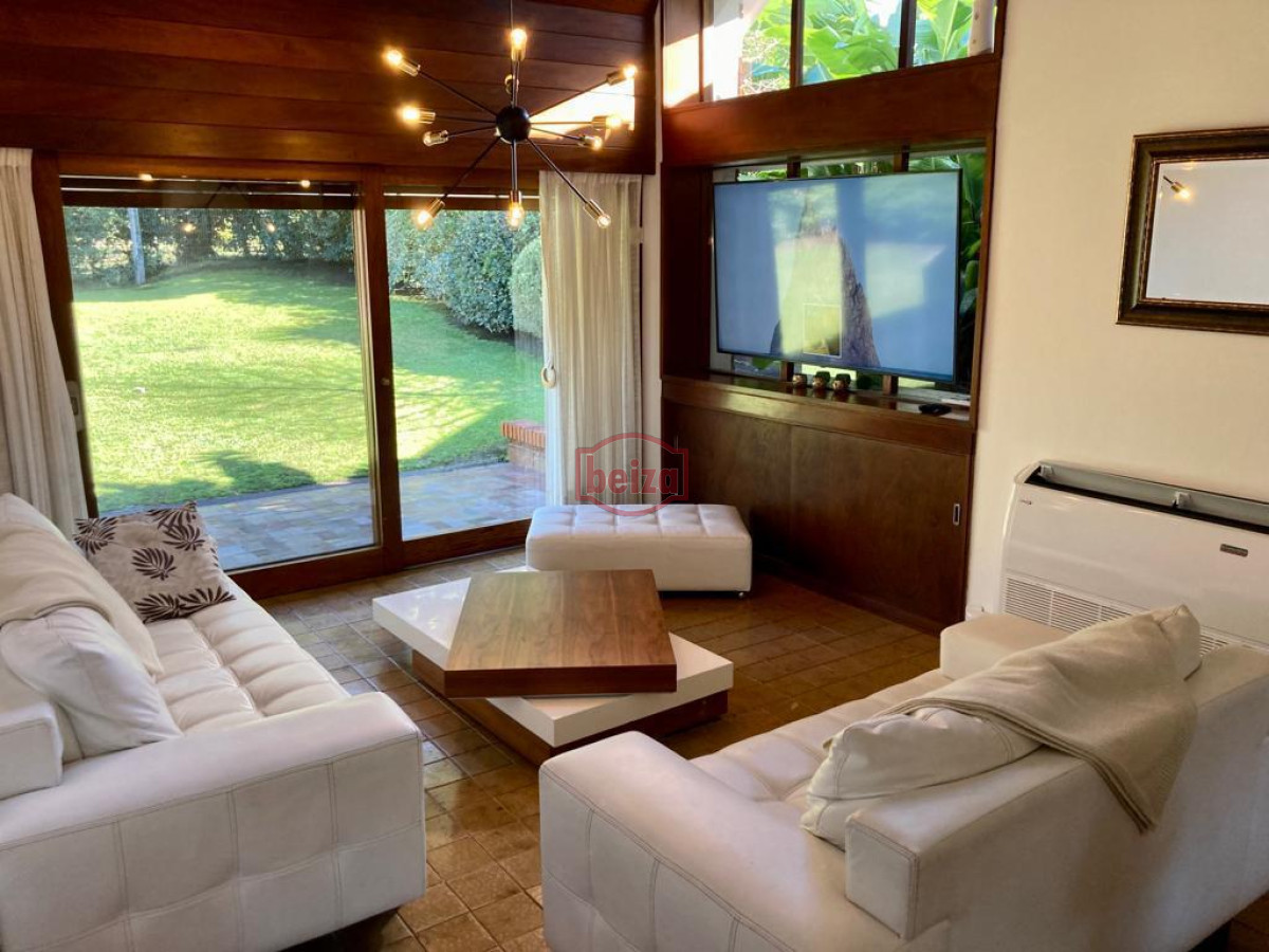 Casa ID.166879/Casa-de-3-Dormitorios-en-Manantiales - Alquiler casa 4 dormitorios a pasos del mar playa brava Punta del Este