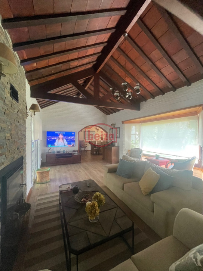 Casa ID.164699/barrio-privado- - casa con pileta de 3 dormitorios