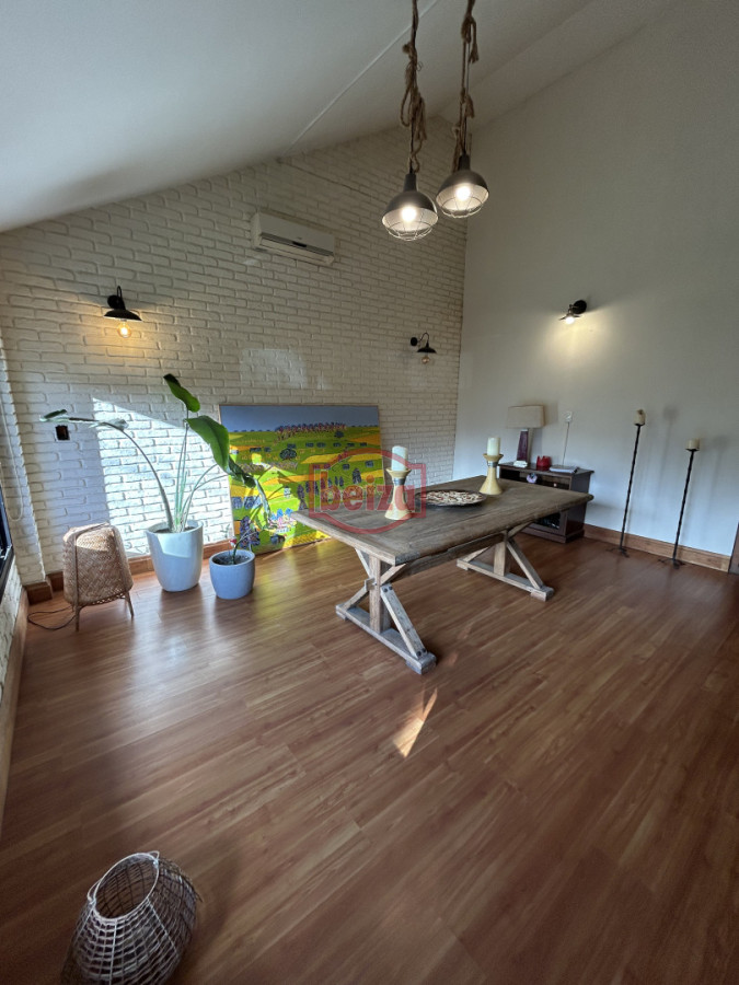 Casa ID.164834/Casa-en-Venta-de-5-dormitorios-en-San-Rafael-,-Punta-del-este- - Venta en Mansa de 4 dormitorios pileta