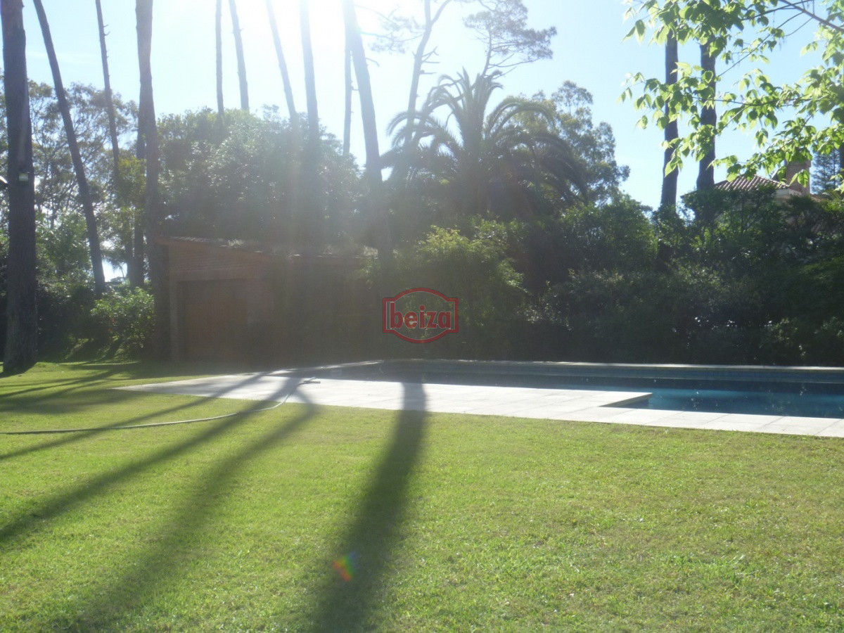 Casa ID.163123/Casa-en-Mansa,-3-dormitorios- - Casa en Mansa, 5 dormitorios *