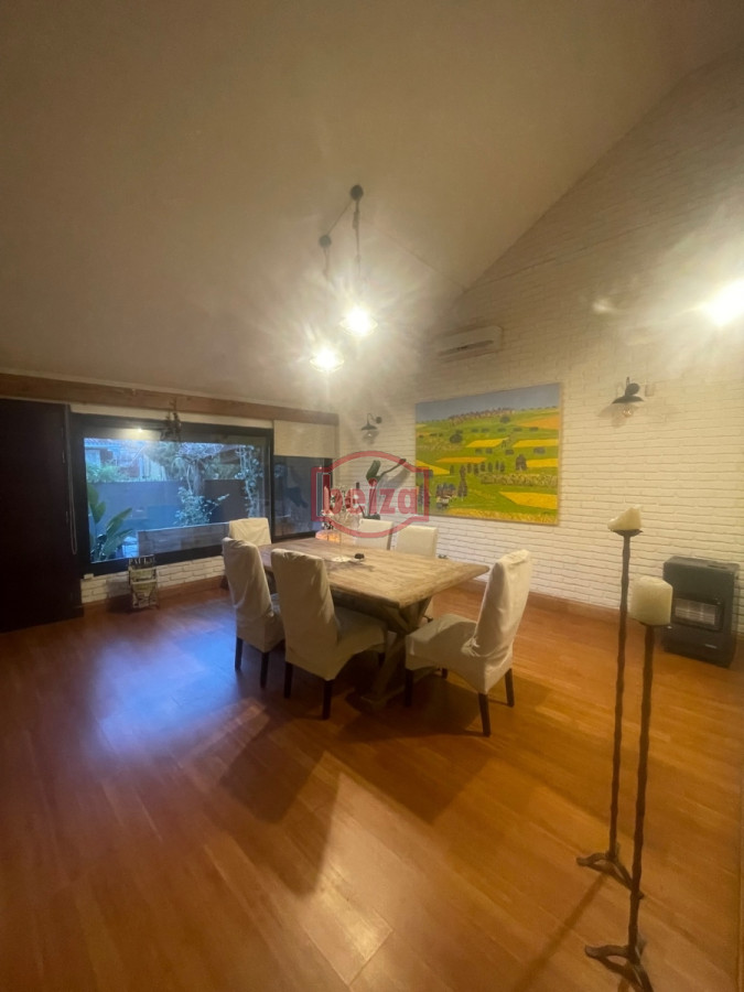 Casa ID.164834/En-venta-y-Alquiler..-imperdible-oportunidad..-a-metros-del-mar!!! - Venta en Mansa de 4 dormitorios pileta